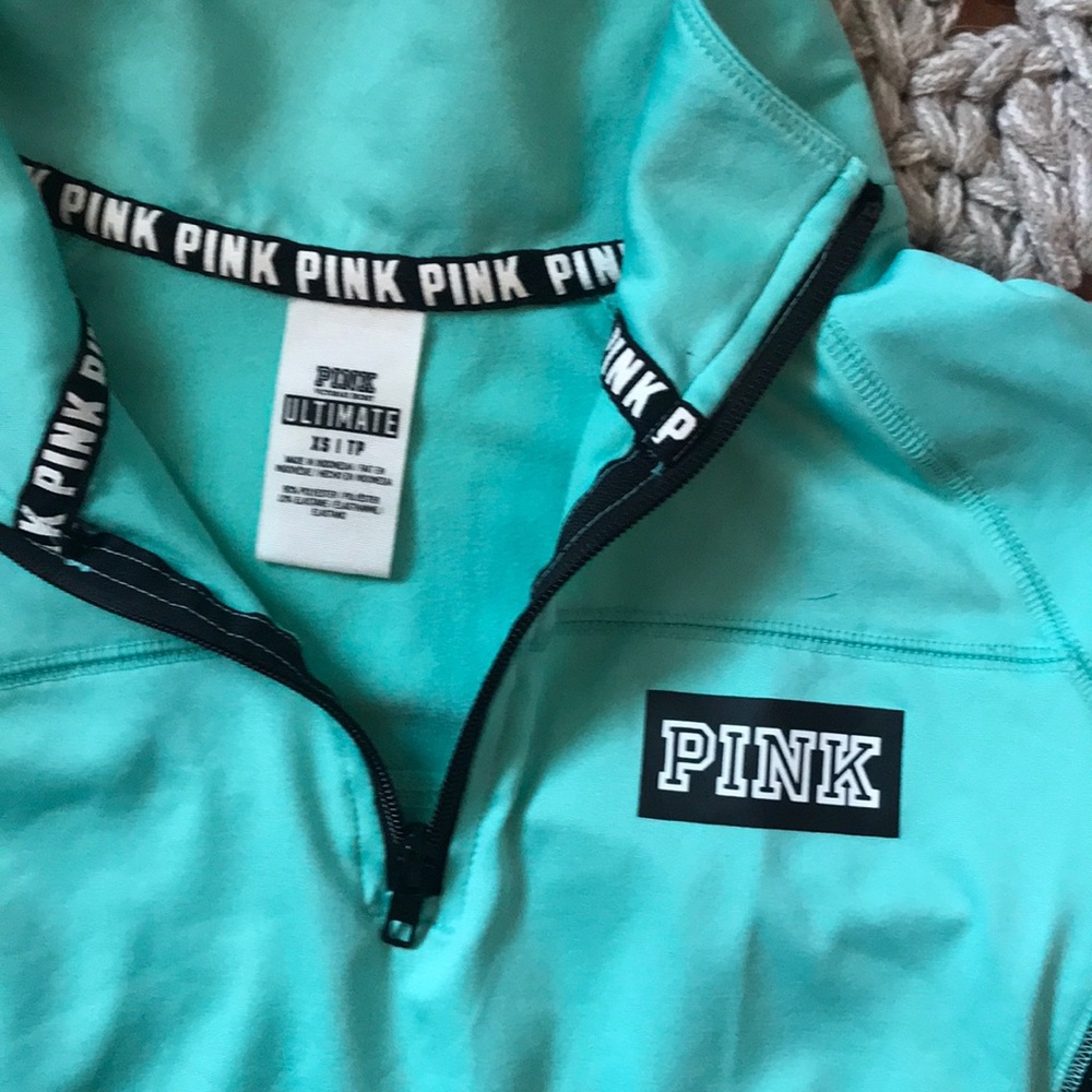 ON HOLDAdorable blue PINK quarter zip